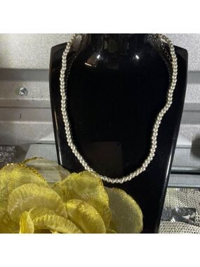 White Pearl Choker 4mm